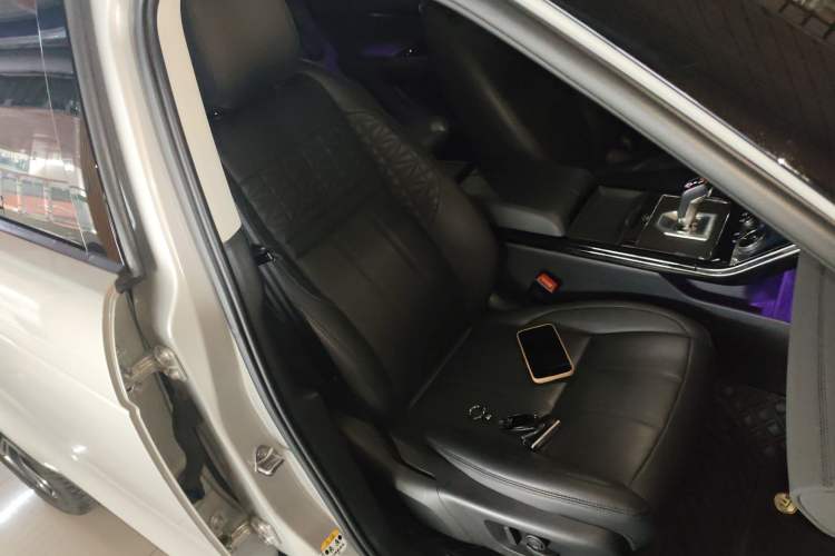 Used Land Rover Range Rover Evoque 2023 Aurora L 249 PS Collins Antique Bronze Special Edition
