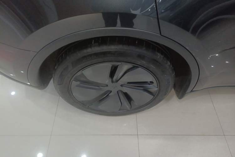 Used Tesla Model Y 2025 Long-Range All-Wheel Drive First Edition