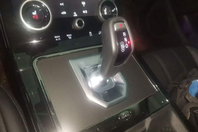 Used Land Rover Range Rover Evoque 2023 Aurora L 249 PS Collins Antique Bronze Special Edition
