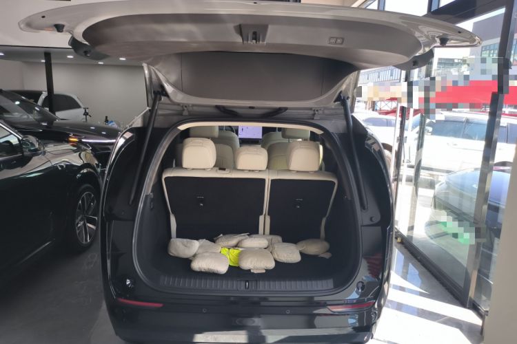 Used Li Auto MEGA 2024 Ultra Model
