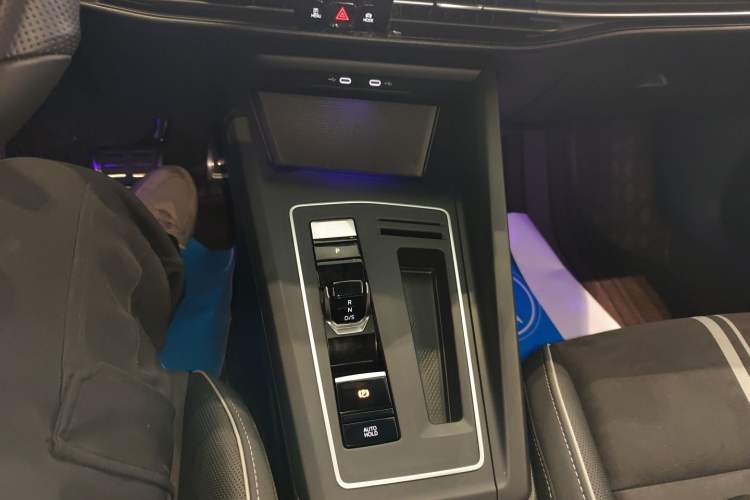 Used Volkswagen Golf 2023 Facelift 280TSI DSG R-Line Lite