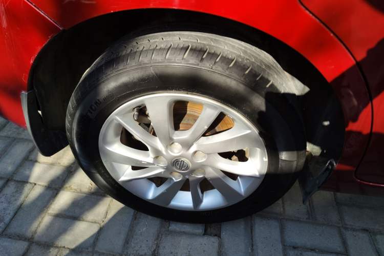 Used Nissan Tiida 2016 1.6L CVT Cool Dynamic Edition
