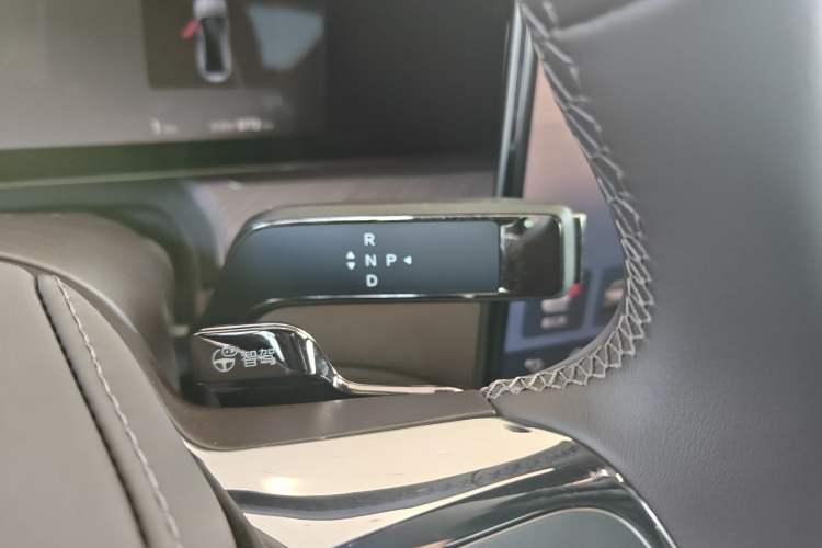 Used Denza Z9 2024 1100 km Four-Wheel Drive Max Version