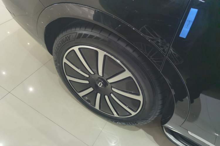 Used Hima AITO M9 2024 Range-Extended Ultra Version 42 kWh 6-Seater Model
