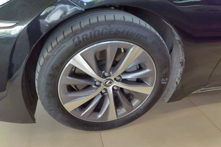 Used Lexus LS 2020 500h Excellence Edition China VI standard