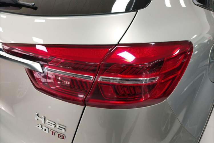 Used Hongqi HS5 2022 Facelifted Version 2.0T Smart Connect Flagship All-Wheel-Drive Edition
