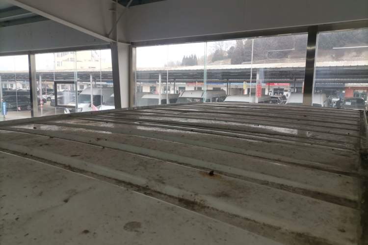 Used SAIC MAXUS Xintu V80 2023 2.0T Manual Classic Aoyuntong Short Wheelbase Mid-Roof 7/8/9-Seater