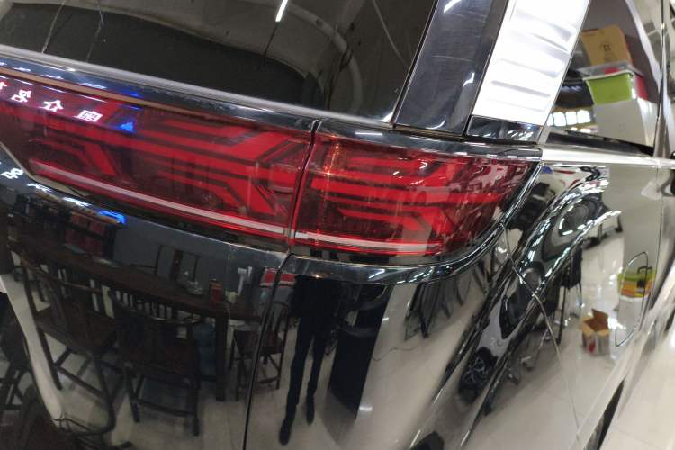 Used Denza D9 2024 DM-i 980 Four-Wheel Drive Flagship Model
