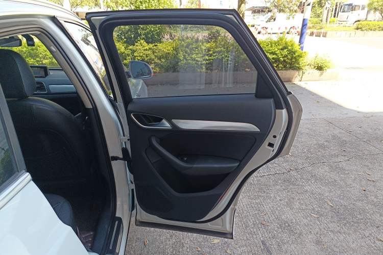 Used Audi Q3 2016 30 TFSI Fashion Model
