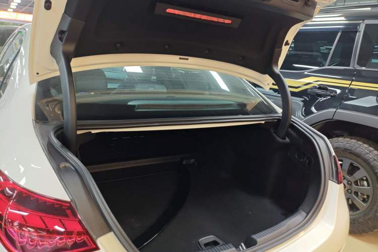 Used Mercedes-Benz C-Class 2024 Second Facelift C 260 L Sport Edition
