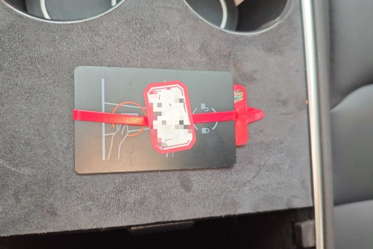 Used Tesla Model Y 2023 Long-Range All-Wheel-Drive Version
