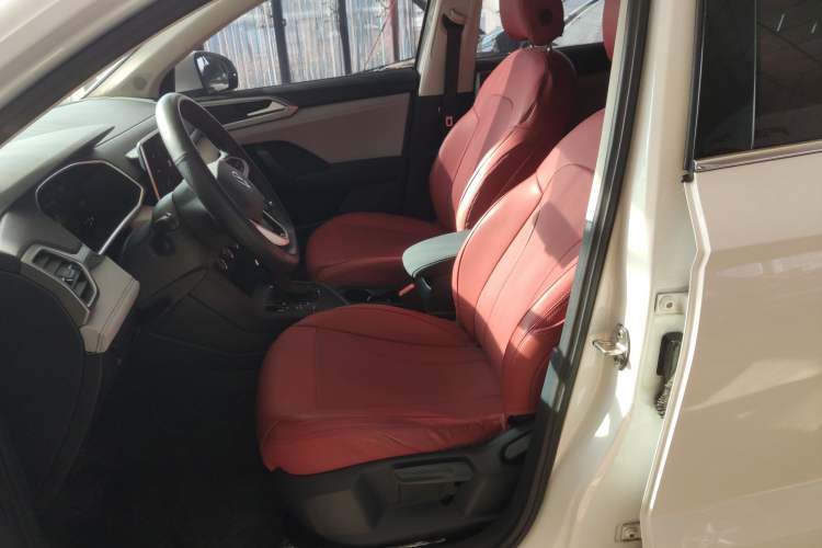 Used Volkswagen Tharu 2023 300TSI Two-Wheel-Drive Crescent Edition
