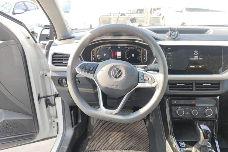 Used Volkswagen Tacqua 2023 200TSI DSG Joy-Connect Edition