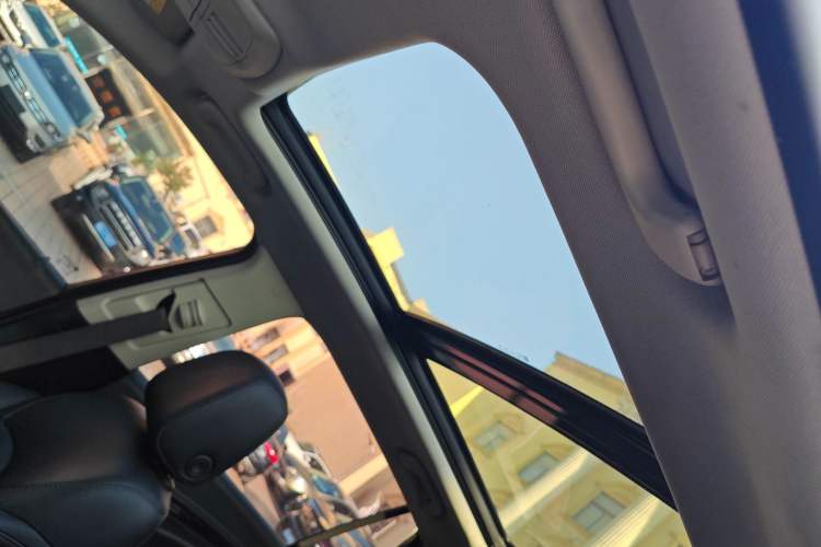 Used Buick Envision 2018 20T Two-Wheel-Drive Elite Model
