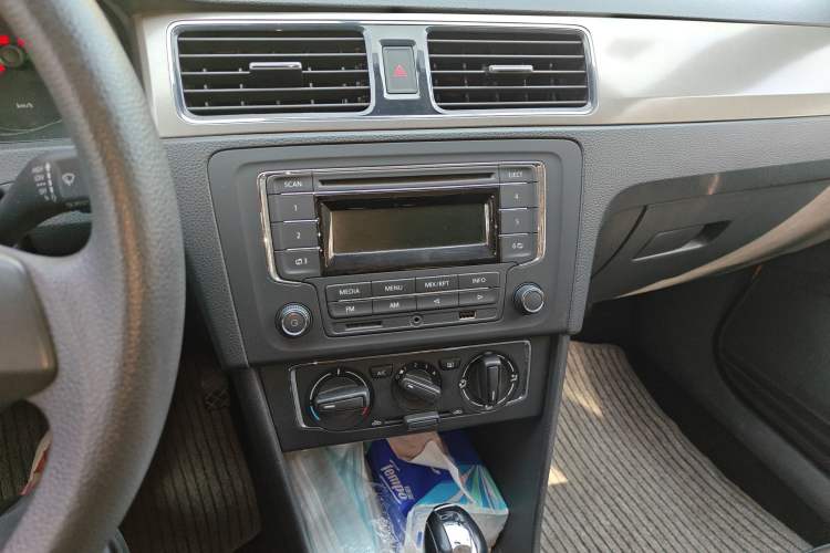 Used Volkswagen Santana 2015 1.6L Automatic Comfort Edition
