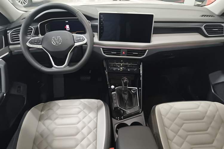 Used Volkswagen Tayron 2024 300TSI Two-Wheel-Drive Luxury Plus Advanced Version
