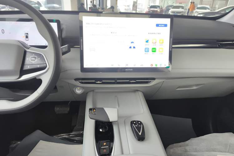 Used Changan UNI-Z New Energy 2024 Blue Whale Smart Electric iDD 125km Leading Model