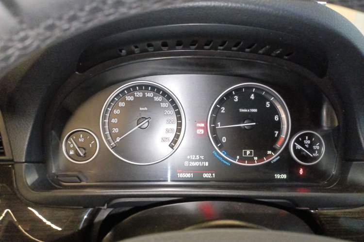 Used BMW 5 Series 2014 525Li Luxury Design Package
