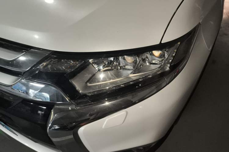 Used Mitsubishi Outlander 2016 2.4L 4x4 Elite Edition 5 Seats