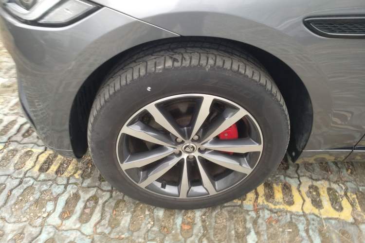 Used Jaguar F-PACE 2024 P250 R-Dynamic SE