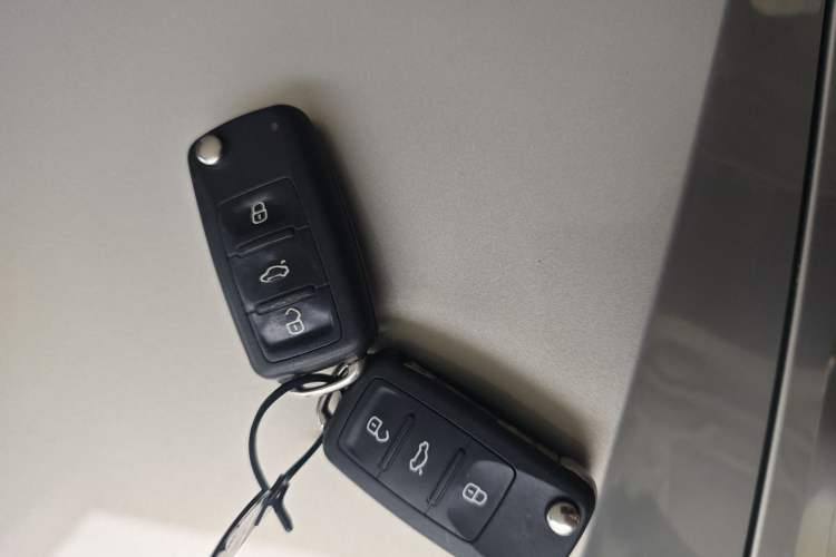 Used Volkswagen Lavida 2017 1.6L Automatic Comfort Edition
