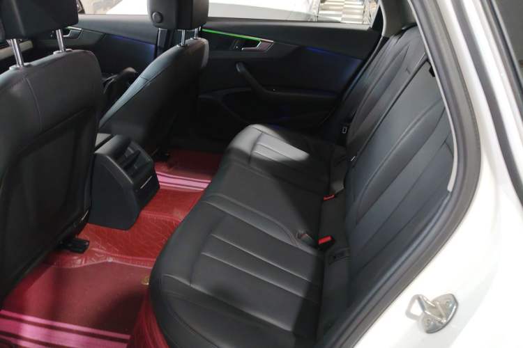 Used Audi A4L 2022 40 TFSI Stylish and Elegant Edition
