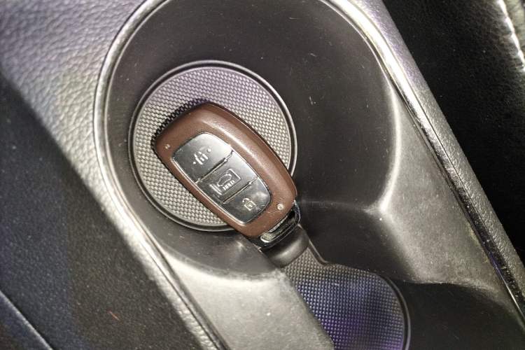 Used Hyundai Elantra 2016 1.6L Automatic ZhiXuan – Elite Version