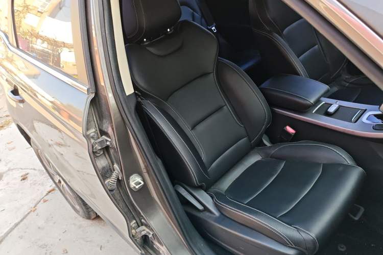 Used Geely Auto Emgrand X7 Sport 2021 Million Edition 1.8TD DCT Two-Wheel Drive Comfort Model
