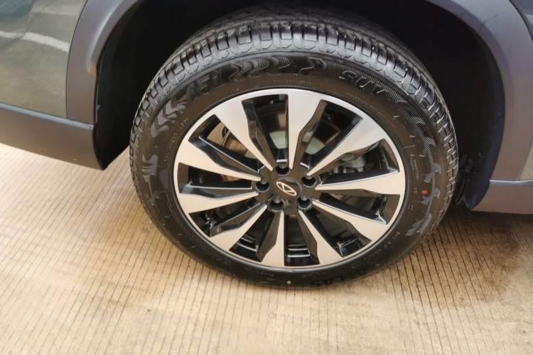 Used Chery Tiggo 8 PLUS 2025 290TGDI DCT Prestige 5-Seater
