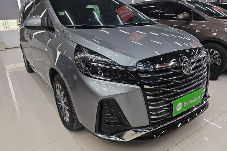 Used Buick GL8 2023 Land Executive Class Smart Enjoyment Model
