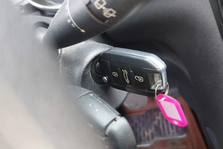 Used Peugeot 3008 2013 2.0L Automatic Classic Edition
