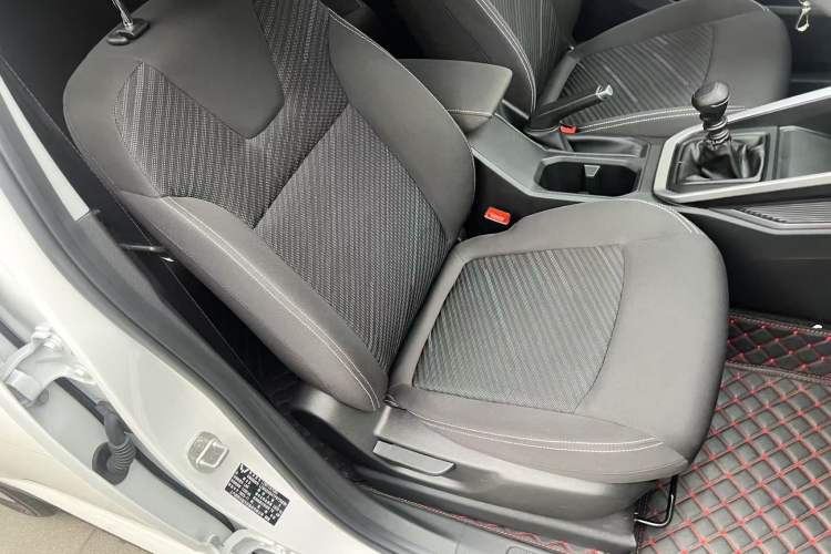 Used Wuling Alvez 2022 1.5L Manual Free-Style Model