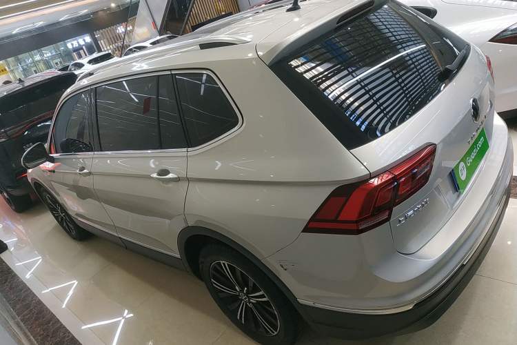 Used Volkswagen Tiguan L 2021 330TSI Automatic Two-Wheel Drive Smart Edition
