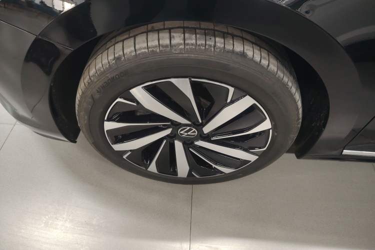 Used Volkswagen Passat 2025 Premium Version 380TSI Dragon Edition
