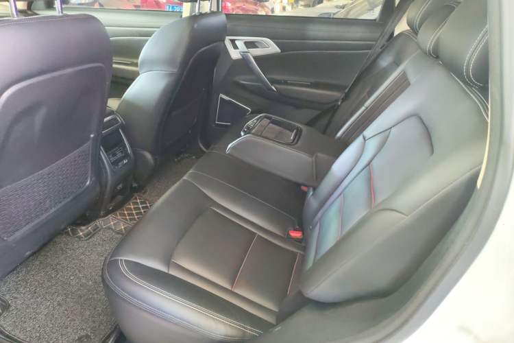 Used Geely Auto Emgrand X7 Sport 2018 1.8TD Automatic Two-Wheel Drive Smart Connect 4G Internet Edition
