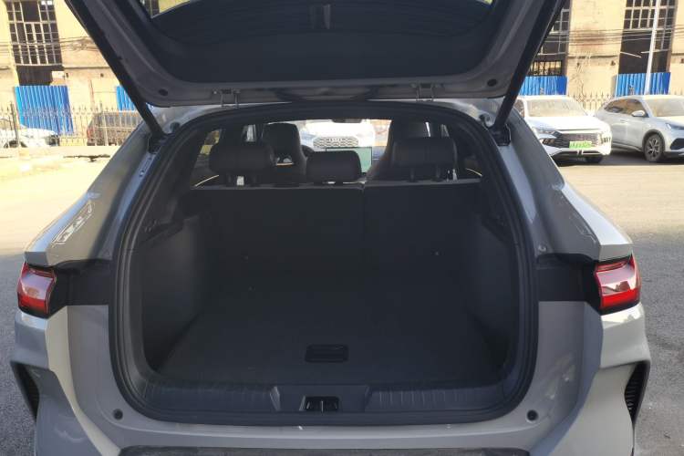 Used BYD Song PLUS New Energy 2025 EV Intelligent Driving Version 520km Premium Model
