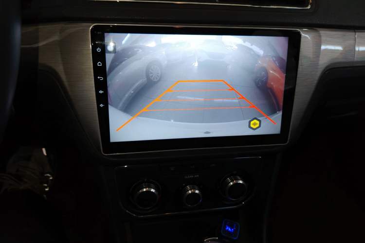 Used Volkswagen Lavida 2015 1.6L Automatic Comfort Edition
