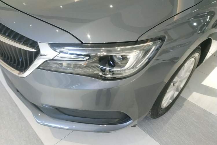 Used Buick GL6 2018 18T 6-Seater Elite Model
