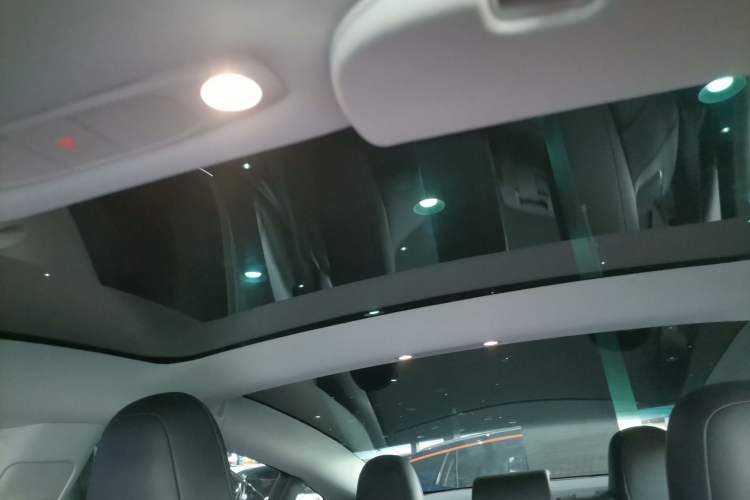 Used Tesla Model 3 2019 Standard Range Rear-Wheel Drive Upgraded Version (52 kWh)