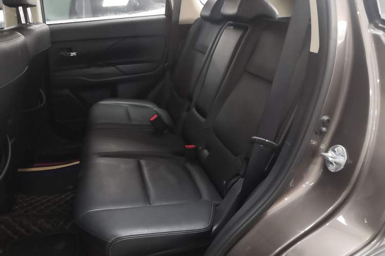 Used Mitsubishi Outlander 2016 2.4L 4x4 Elite Edition 5 Seats