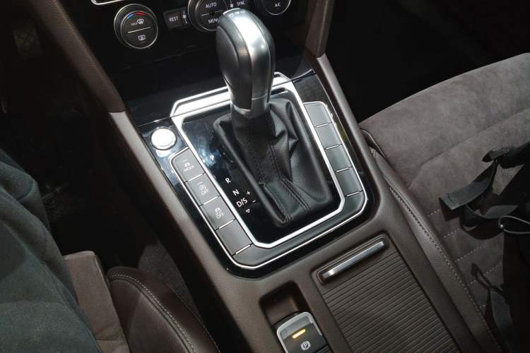 Used Volkswagen Variant 2017 380TSI Two-Wheel Drive Comfort Edition
