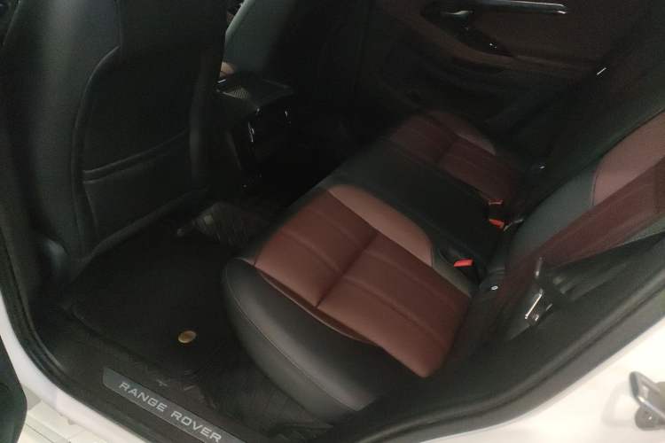 Used Land Rover Range Rover Evoque 2021 Range Rover Velar 249 PS R-Dynamic S Performance Edition
