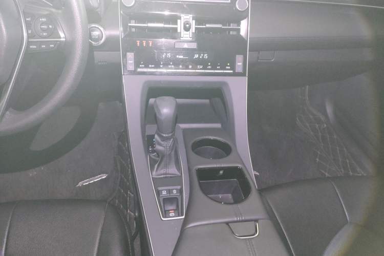 Used Toyota Avalon 2019 2.0L Ambition Edition China VI
