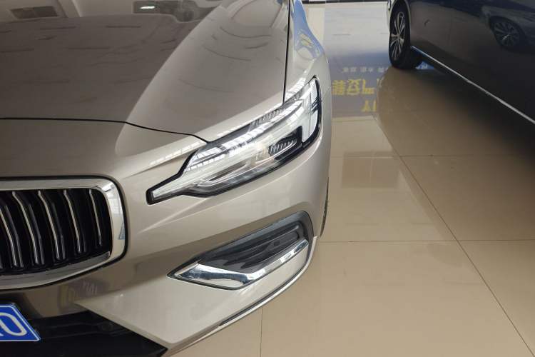 Used Volvo S60 2022 B4 Zhiyuan Luxury Edition
