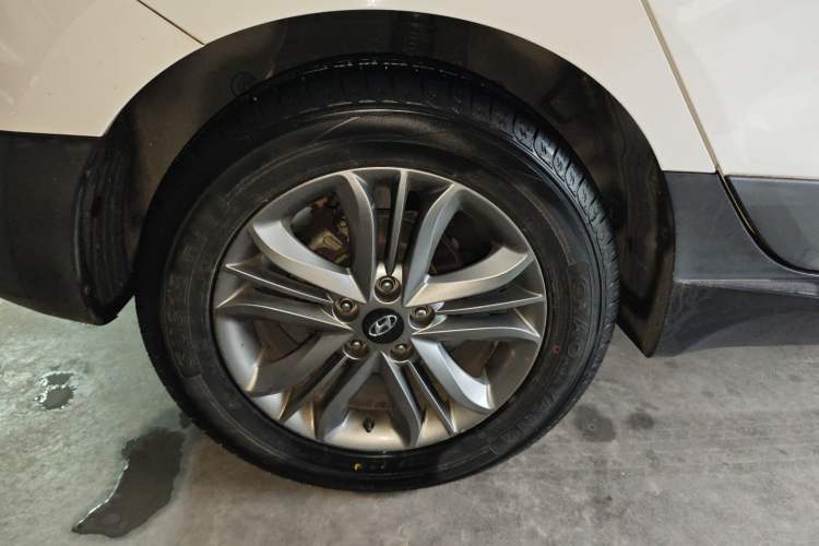 Used Hyundai ix35 2013 2.0L Automatic Two-Wheel Drive Smart GLS China IV Standard