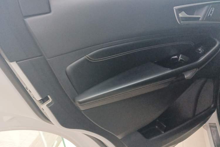 Used Ford Edge 2021 PLUS EcoBoost 245 Two-Wheel-Drive Titanium 7-Seater
