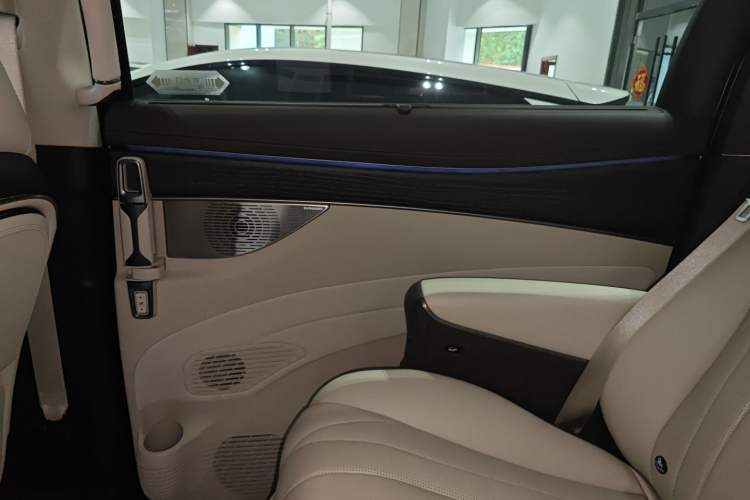 Used Denza D9 2024 DM-i 980 Four-Wheel Drive Prestige Model