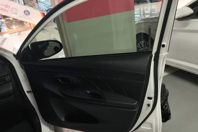 Used Toyota YARiS L 2016 Revised 1.5E CVT Charming Edition
