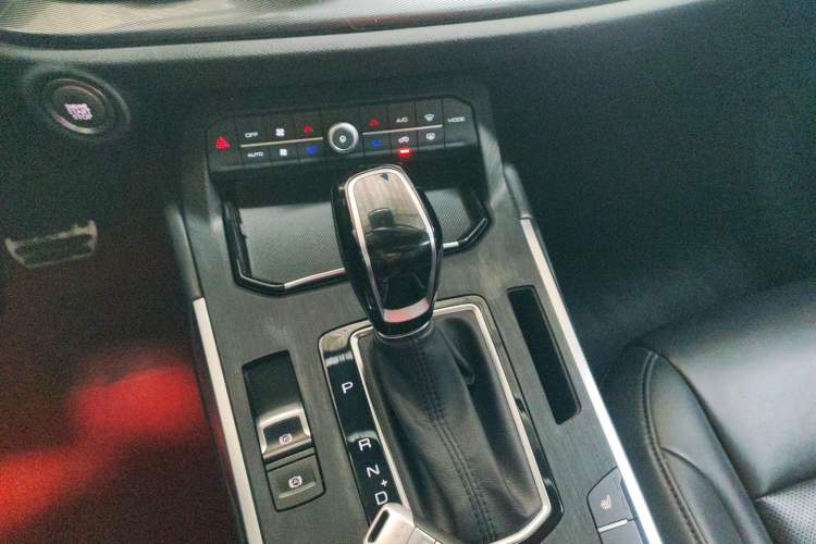 Used Wey VV5 2017 2.0T Ultra-Luxury Version
