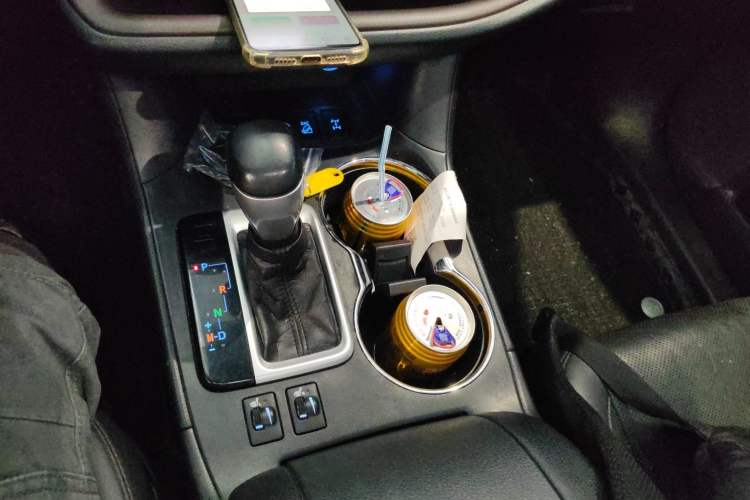 Used Toyota Highlander 2018 2.0T Four-Wheel Drive Luxury Version 7 Seats China VI Standard
